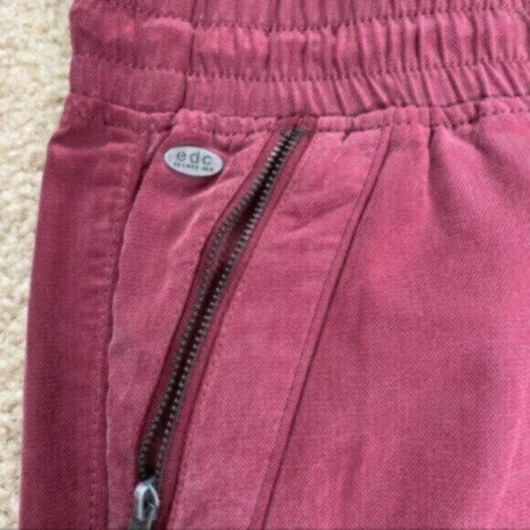 NWOT Esprit Burgundy Drawstring Joggers - Picture 10 of 13